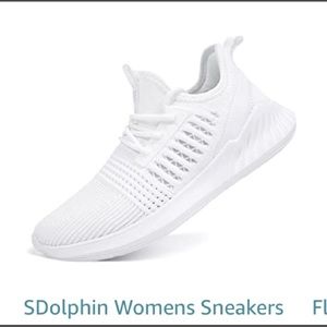 Women’s sneakers/running shoes